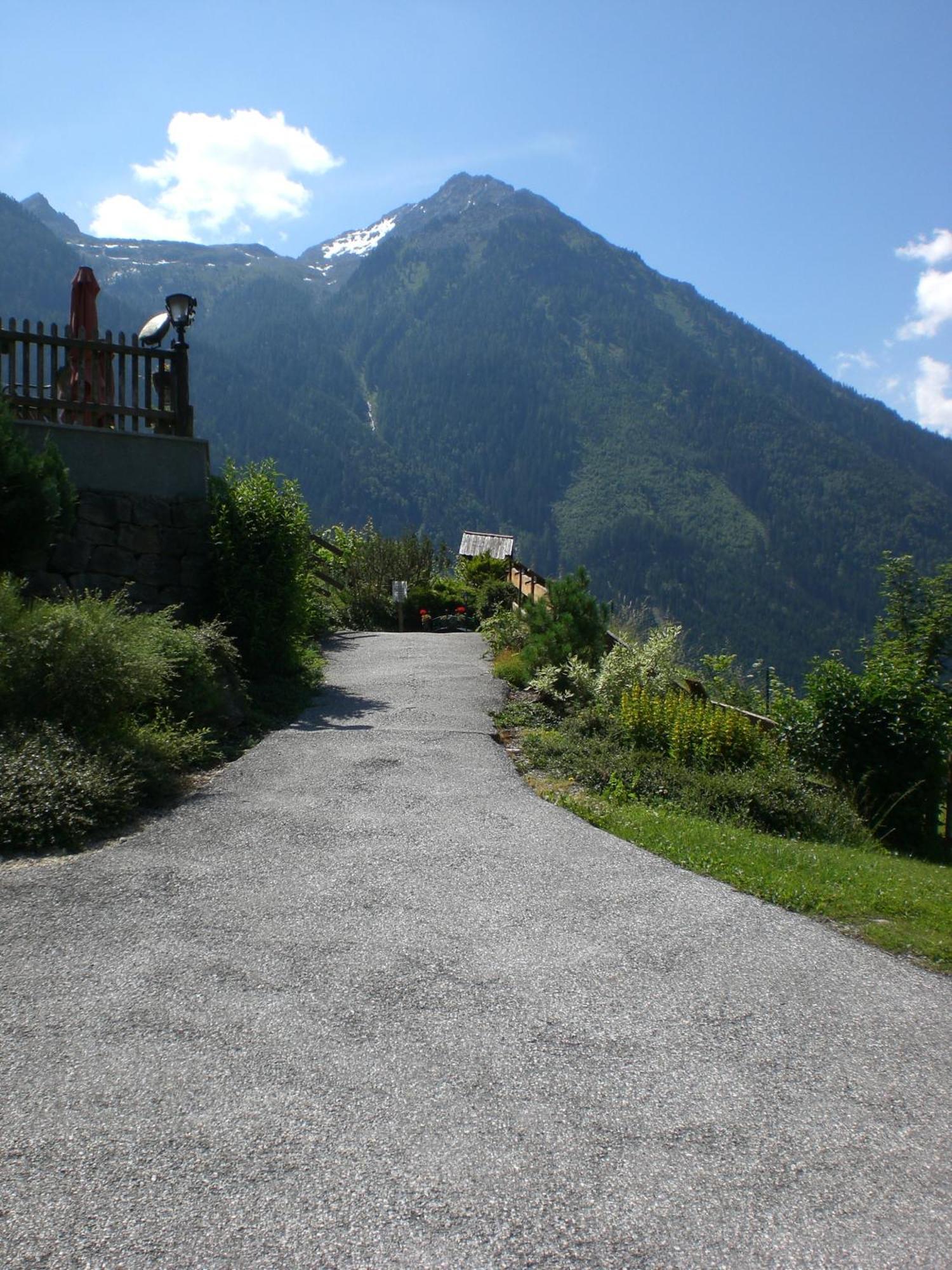 Gruppen Und Familienhof Falkenstein Hotel คริมเมล ภายนอก รูปภาพ